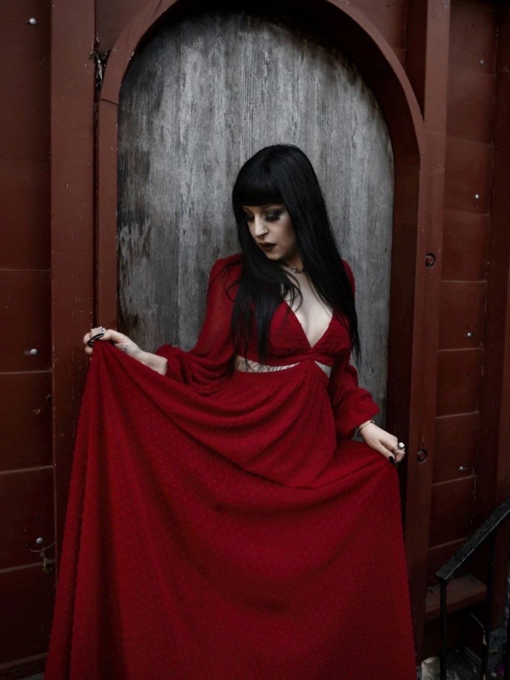 LIVELY GHOSTS - Sorcerouge Dress - Picture 3 of 9
